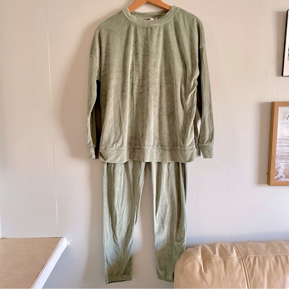 Ladies Velvet PJ set